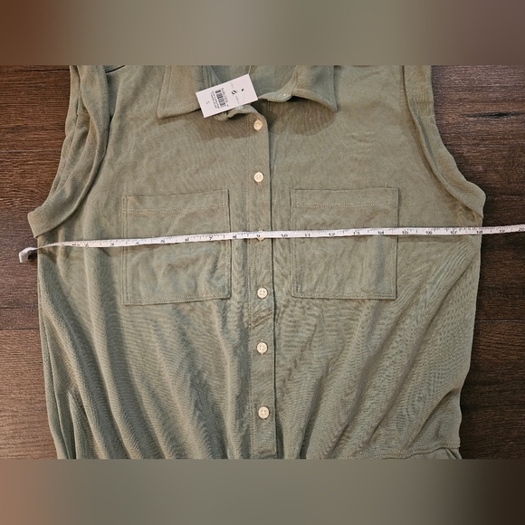 NWT Lou & Grey Green Sleeveless Romper - Size S - Picture 12 of 15